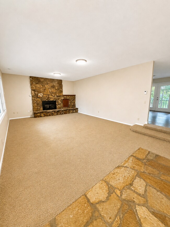 Photo - Spacious Charming Home (duplex)