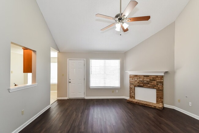 Photo - 7082 Hampton Dr