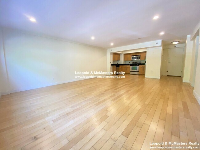 Photo - 1601 Beacon St Unidad 411