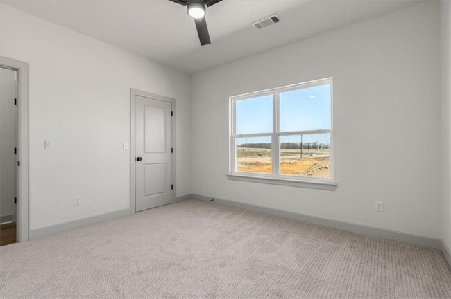 Photo - 1050 Whistler St