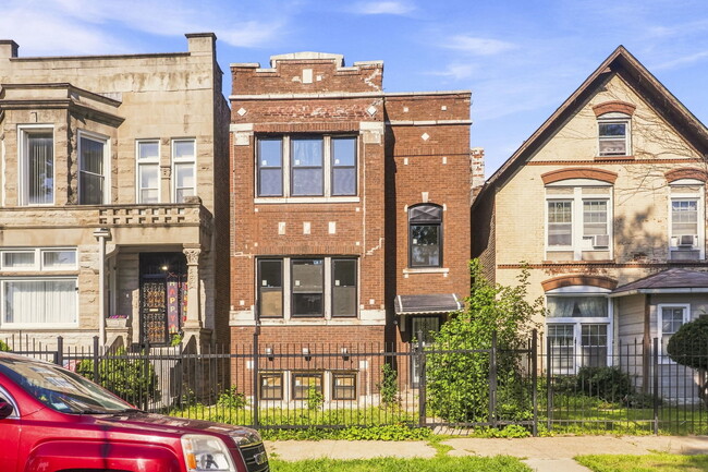 Building Photo - 2112 S Drake Ave