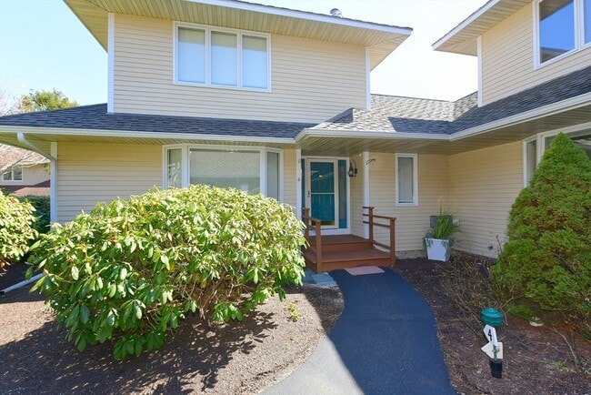 Photo - 4 Bittersweet Ln Unit 4G - Yearly