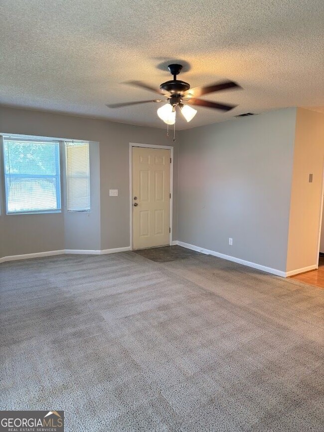 137 Royal Cir