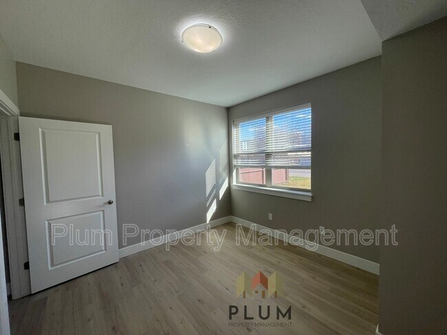 Photo - 1720 S 14th St W Unit 101