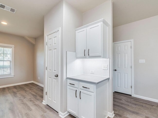 Photo - 154 Flagstone Trail