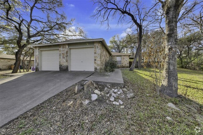 Building Photo - 9802 Hundred Oaks Cir Rental