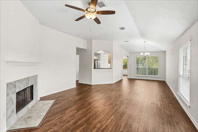 Photo - 327 Leisure Ln