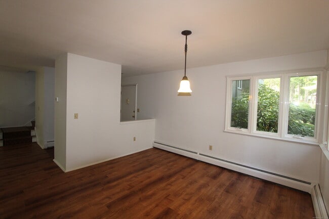 Photo - 6 Lyle Ct Unit C