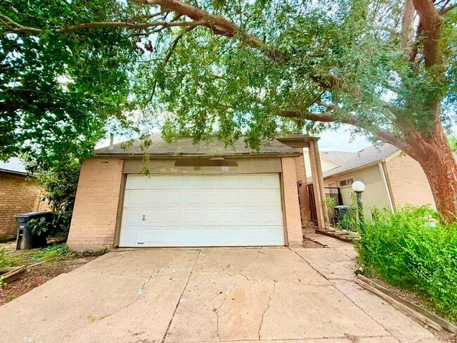 Photo - 6418 Gladewell Dr