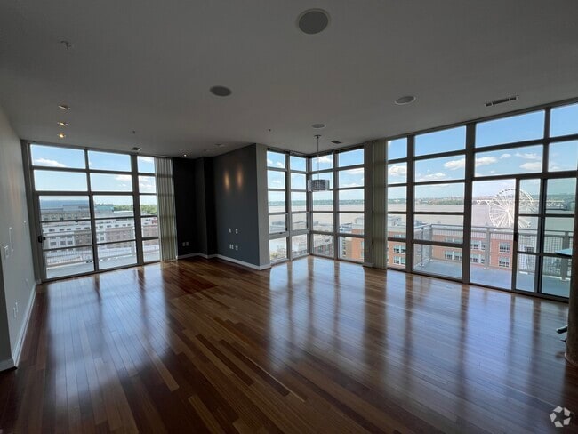 Building Photo - 157 Fleet St Unit Penthouse #2
