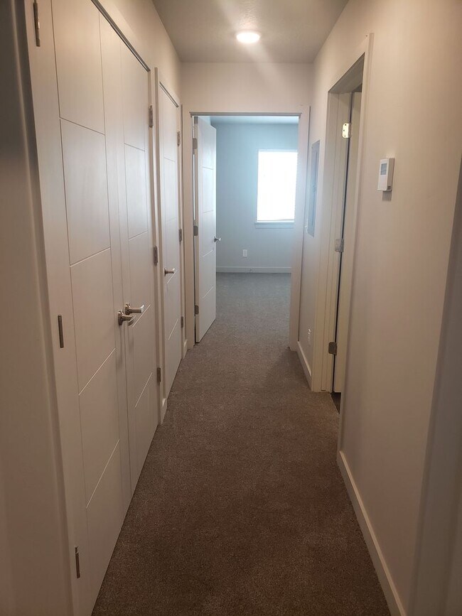 Photo - 2 Bed 1 Bath in Springville!! Unidad 301