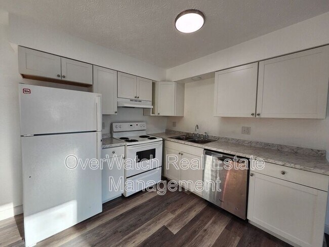 Photo - 821 E 12th Ave