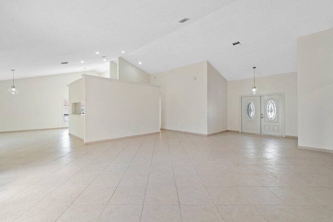 Photo - 9398 Laurel Green Dr