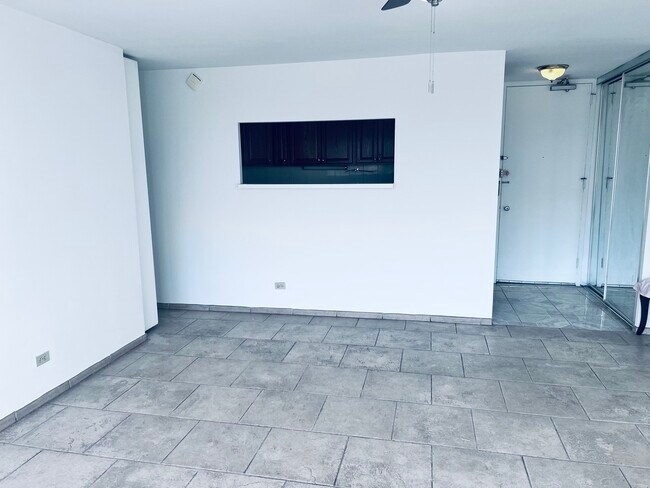 Photo - 1450 E 55th Pl Unidad 518S