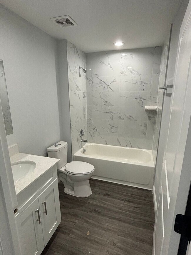 Photo - LIKE NEW DESIGNER HOME 3/2 READY FOR NEW FAMILY