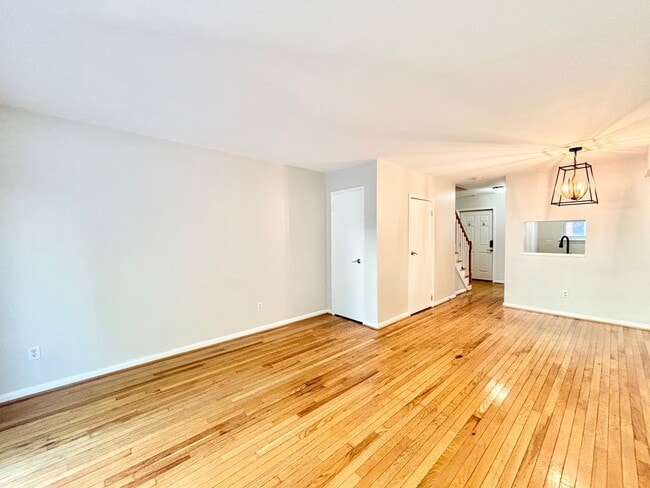 Photo - Gorgeous Condo in Willoughby Beach