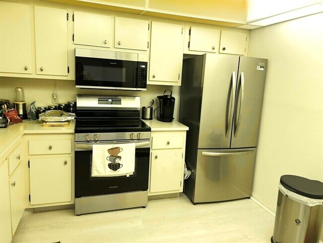 Photo - 1902 Bermuda Cir Unit G2