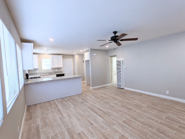 Photo - 7773 Philbin Ave