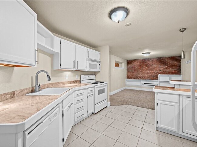 Photo - Beautiful 3 bedroom home!