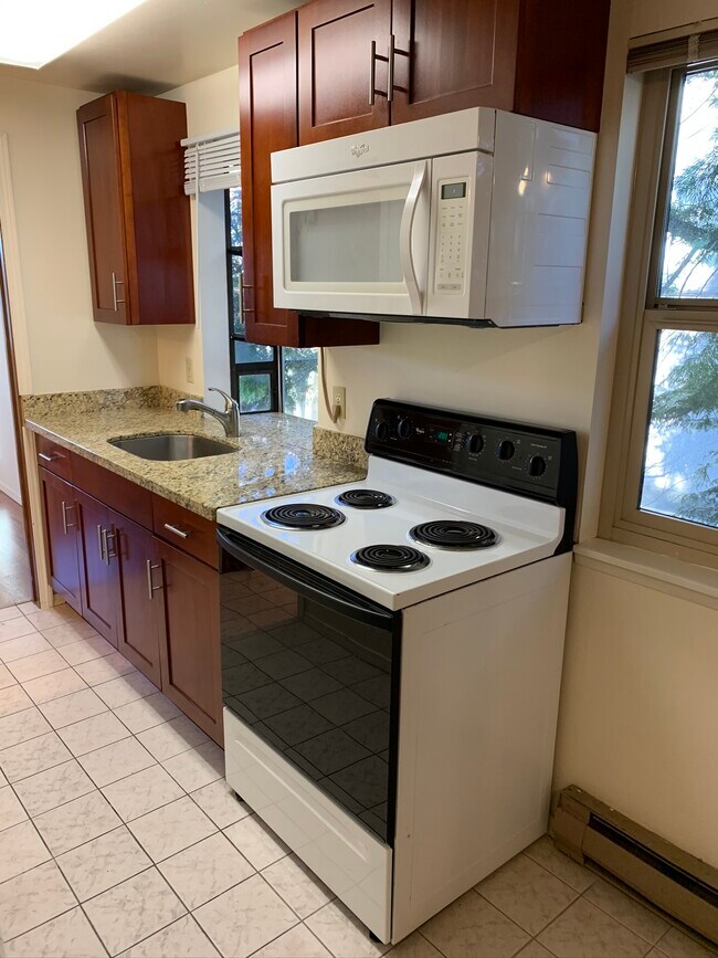 Photo - 4230 NE 8th Ave