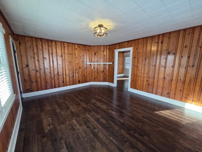 Photo - 209 Bartlett Ave