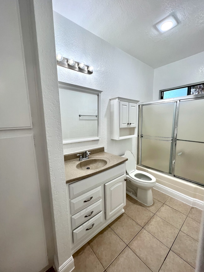 Photo - 7632 Topanga Canyon Blvd Unidad 210