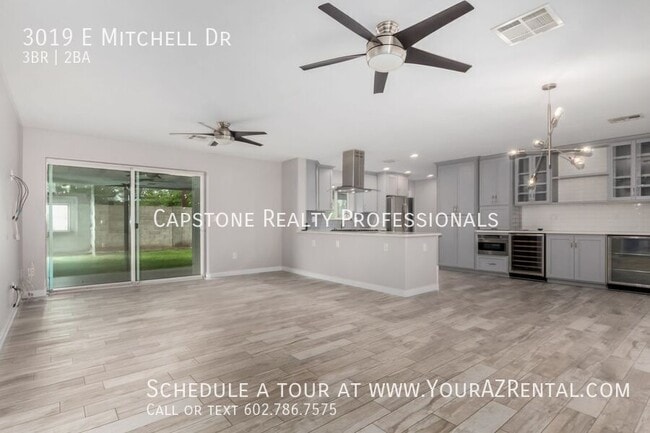 Building Photo - 3019 E Mitchell Dr