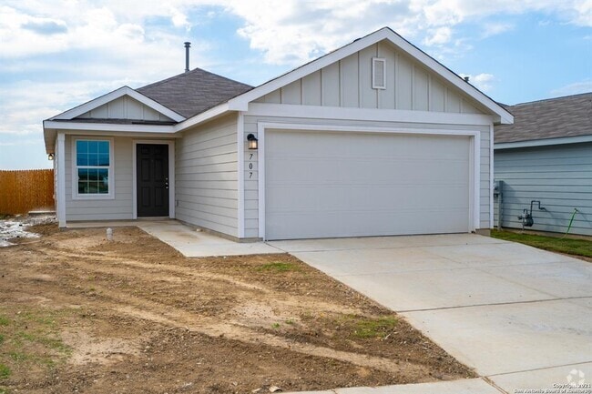 Building Photo - 707 Ambush Ridge Rental
