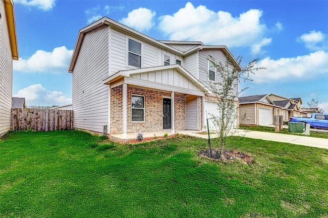 Building Photo - 15766 Del Norte Dr