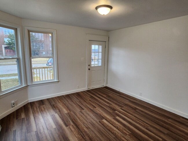 Photo - 2320 Howe St Unit Lower