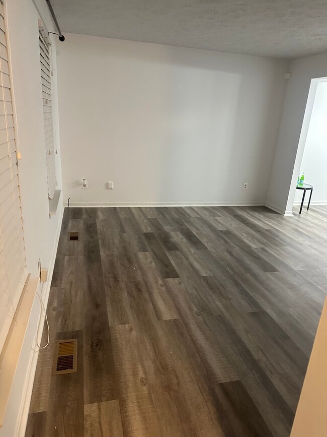 Photo - 701 Cedar Crest Ct