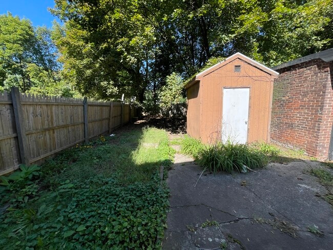 Building Photo - 35 William St Unit 1