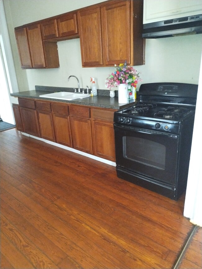 Photo - 2015 Josephine St