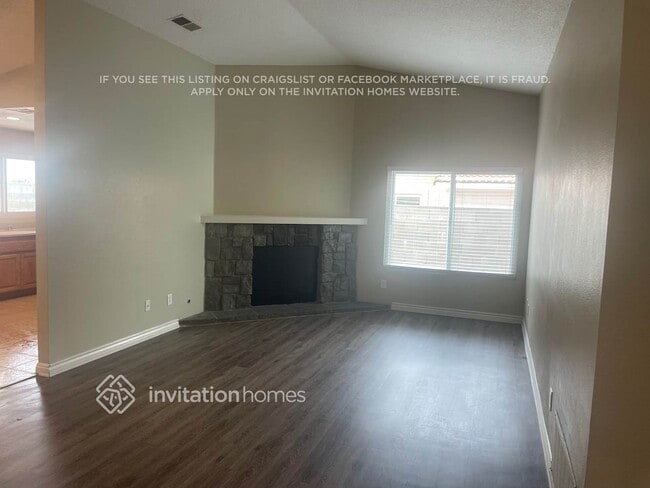 Photo - 895 W 59th St