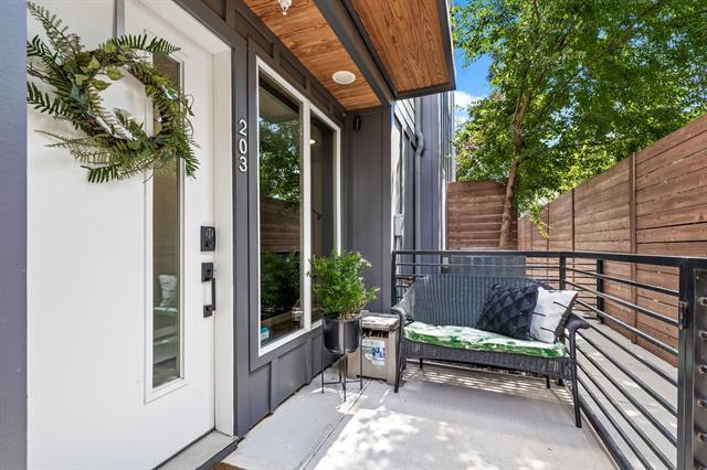 Building Photo - 1507 N Garrett Ave Unit 203