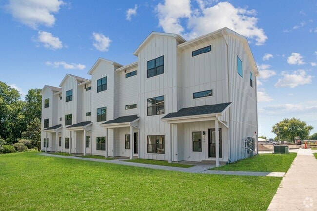 Building Photo - Clear Lake Condos Unit 140 S 15th St