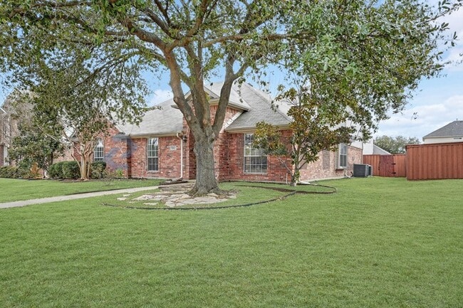 Photo - 5802 Edinburg Dr