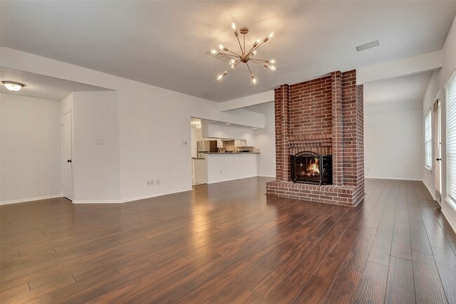 Photo - 6 Green Slope Pl