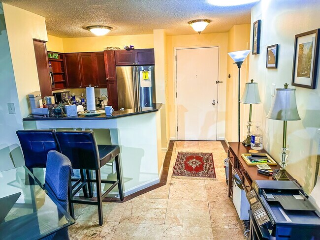 Photo - The Metropolitan Unit 612