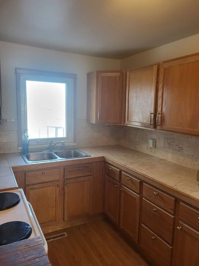 Photo - Country Living Close to Town!