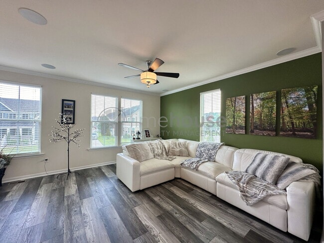 Photo - 724 Phalarope St