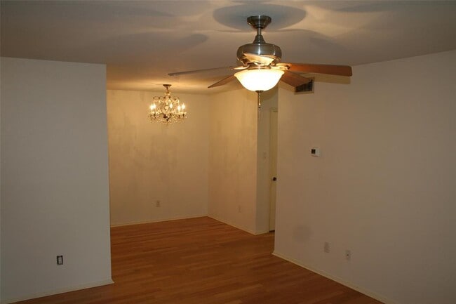 Photo - 8210 Bent Tree Rd Unidad 113