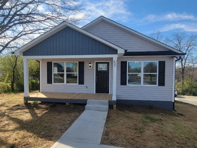 Building Photo - 605 Frank St