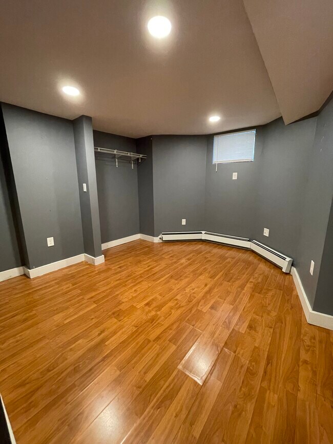 Photo - 60 Saint James St