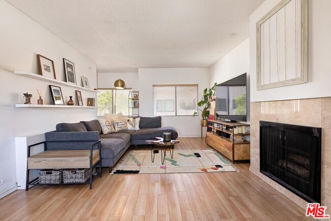 Photo - 5805 Whitsett Ave Unidad 206