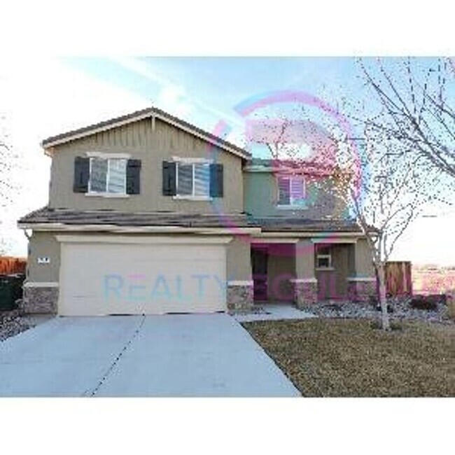 Building Photo - Stunning 4-Bedroom Home with Scenic Views ...