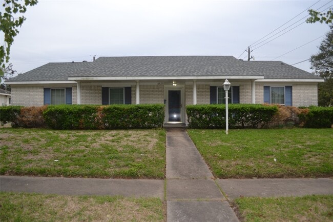 Building Photo - 8927 Sharpcrest St Rental