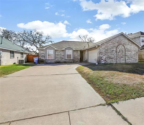 Photo - 2700 Larkspur Ln House