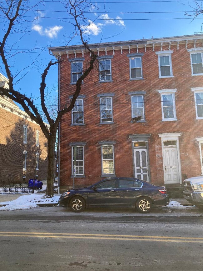 Building Photo - 106 King St Unit 3