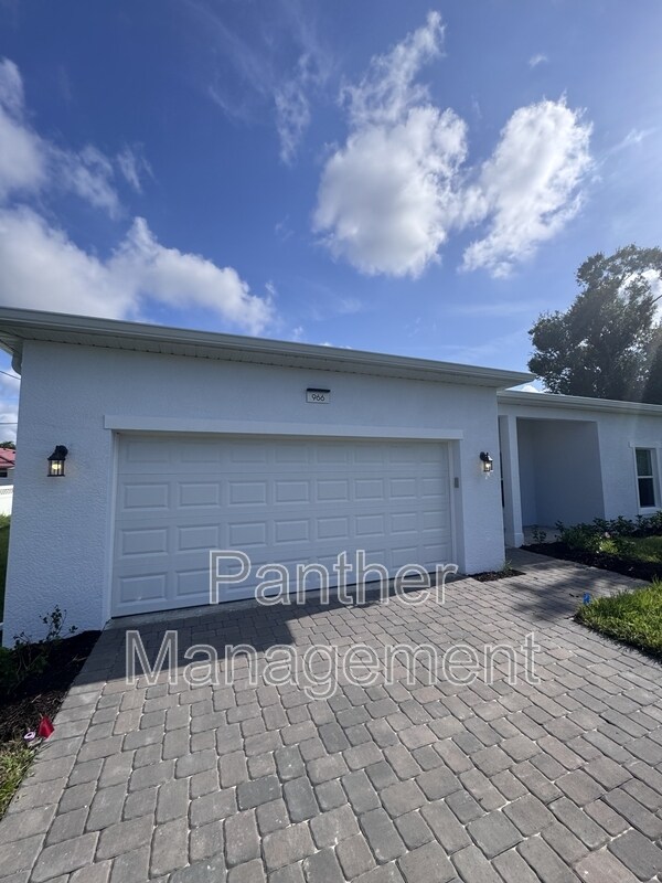 Photo - 966 Hood Ave NW House